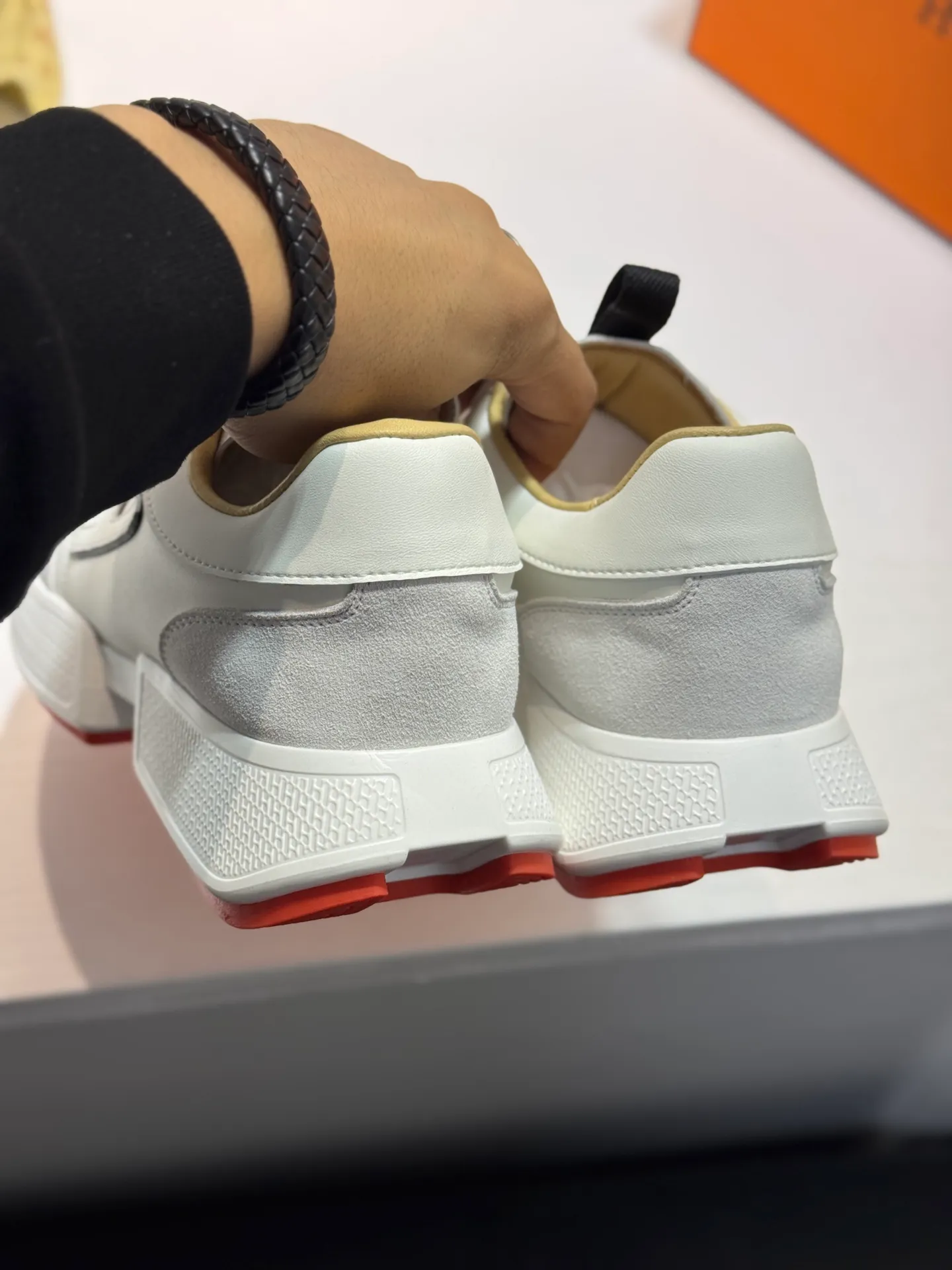 Men's shoes 💰480【New style】🪷🪷Top quality goods🇮🇹🇮🇹New style "Hermès" Hermès top purchasing agent🔍🔍New products from men's counter The upper is made of cowhide leather ~ Sole: The original factory's exclusive movable molded foam outsole, light ~ super comfortable, original factory follow-up goods, 🔍🔍 high quality, can be entered and exited the counter at will, multiple colors are available, welcome to compare Size: 38-44 (45. Customized